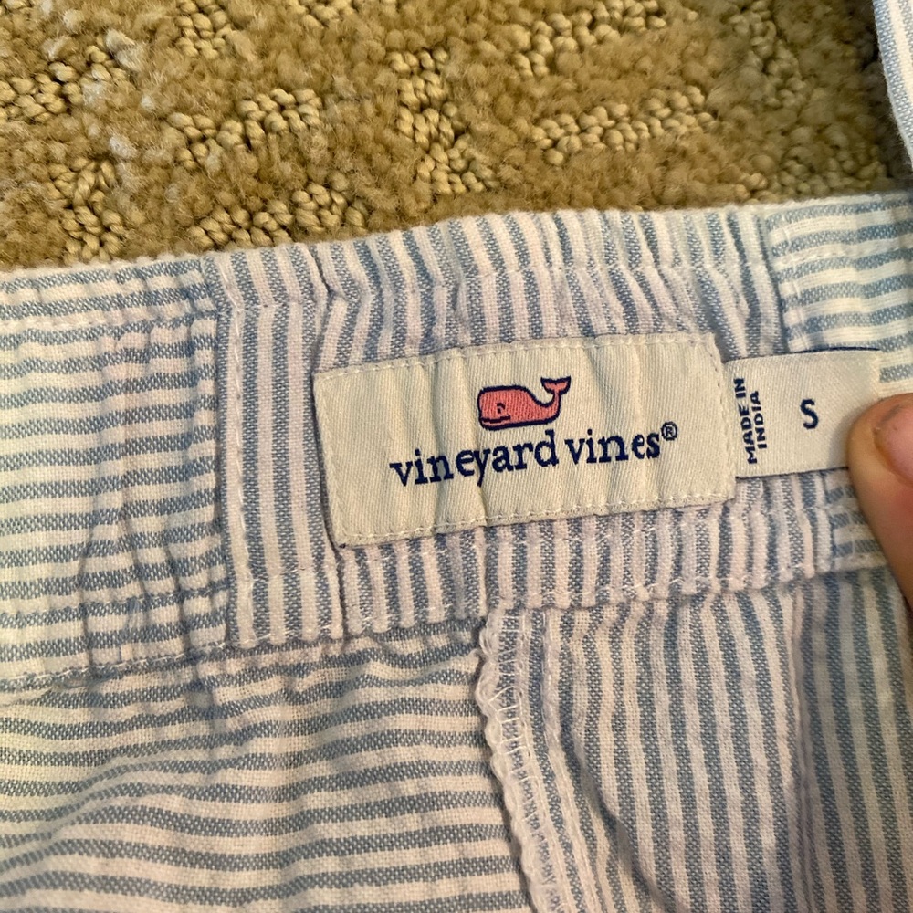 Vineyard vines light blue and white striped